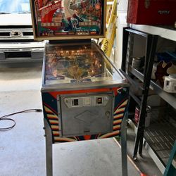 1976 Bally Captain Fantastic And The Brown Dirt Cowboy Pinball Machine 