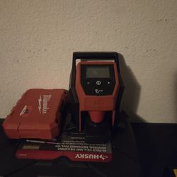 Milwaukee M12 Compressor 