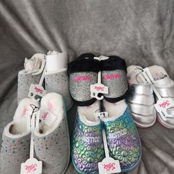 Girl's Justice Slippers