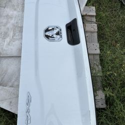 taligate 2019-2024 ram 2(contact info removed) complete new take off  se habla español. 