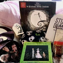 New Nightmare Before Christmas Zoetrope Albums, Collectables, & More. Bundle