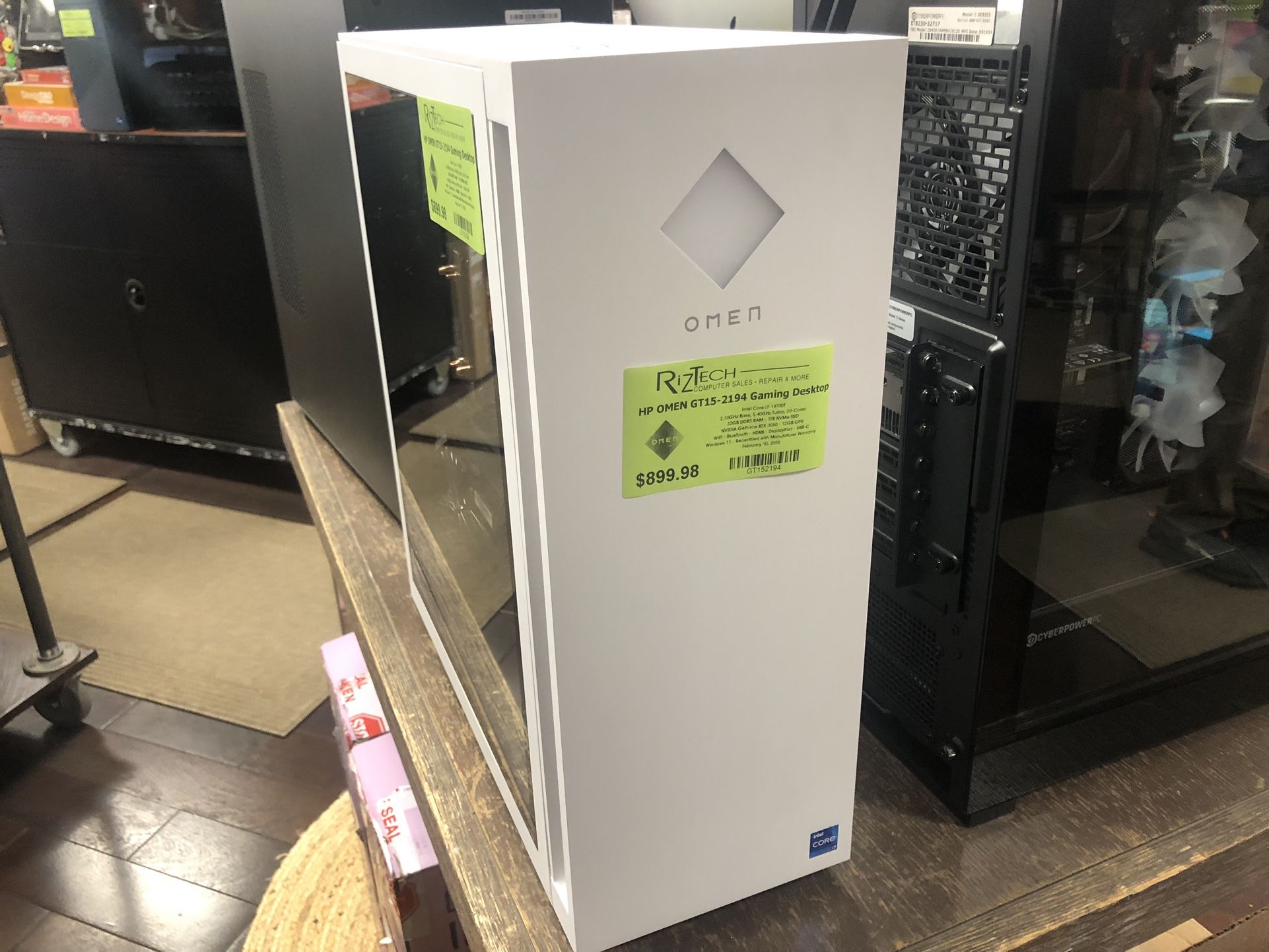 HP OMEN GT15-2194 Gaming Desktop – $899.98