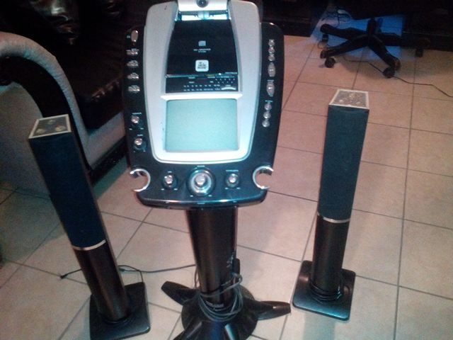 STVG-1009 Karaoke vision the singing machine