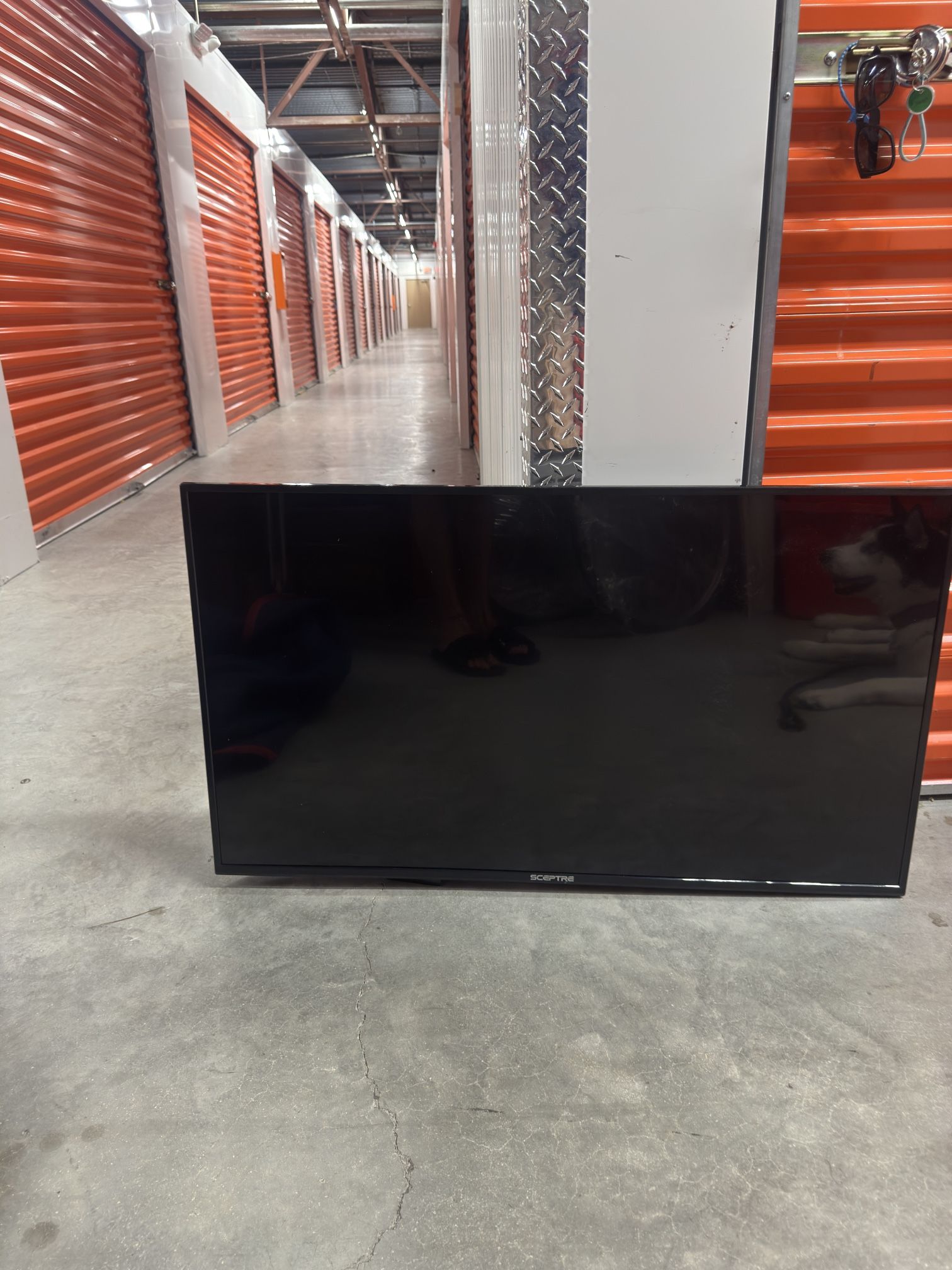 Tv Sepctre 42 Inches