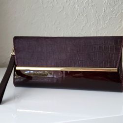 Wht House Blk Market Clutch 