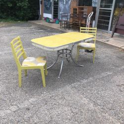 Beautiful Vintage Table And Chairs