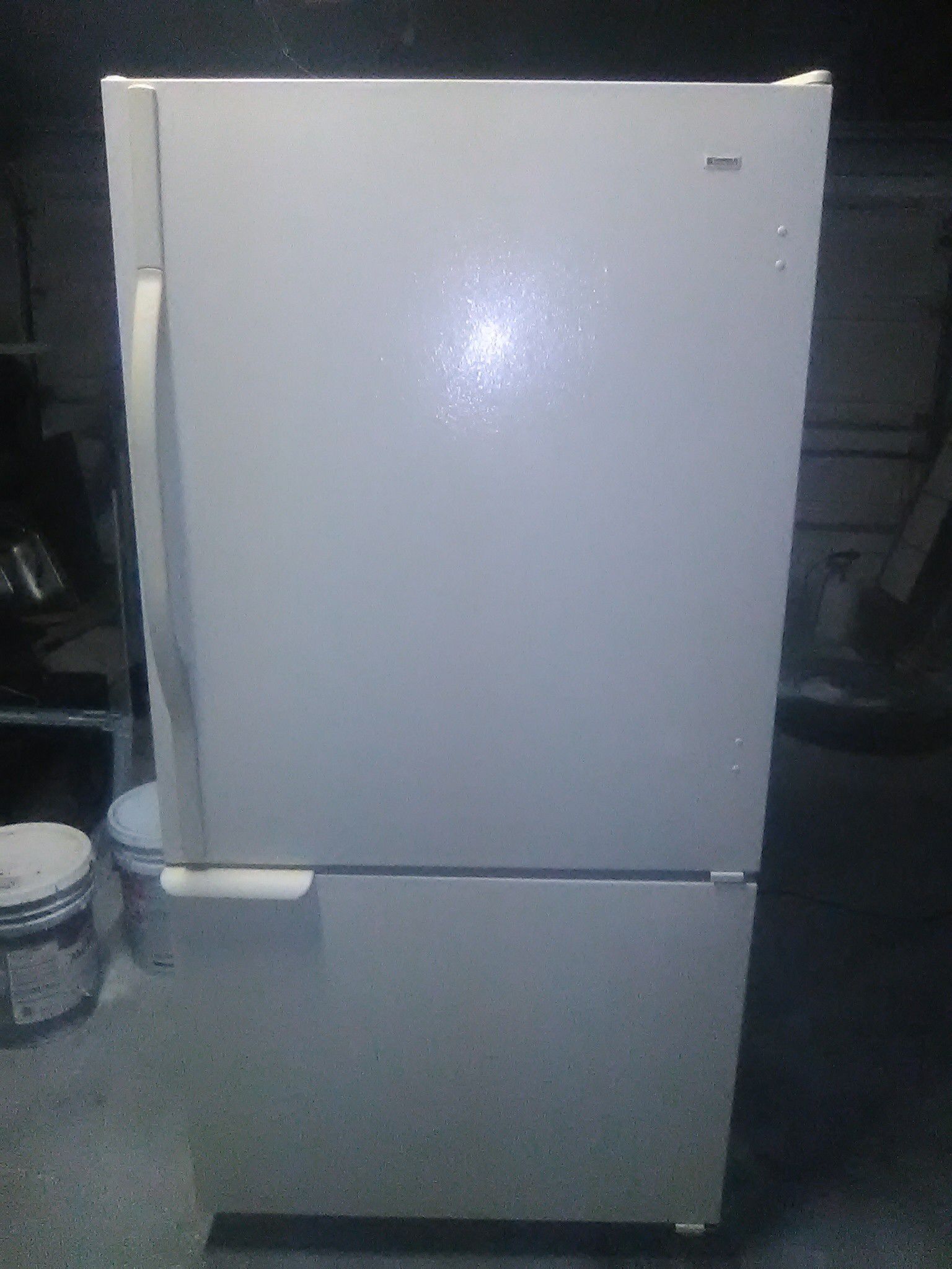 Bottom Freezer Fridge Clean, Plugged In,Works Great, Might Deliver