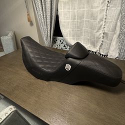 Saddleman Pro Series Gripper Seat With Lumbar Rest