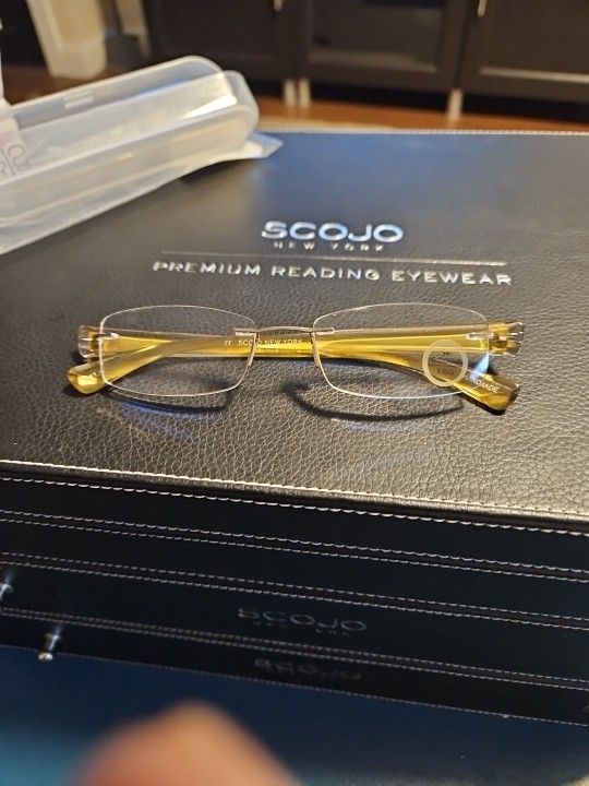 New Pair Of Scojo New York Gels GOLD