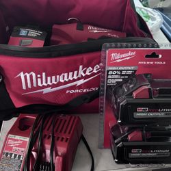 Milwaukeey M18 Fuel Utility Fencing Stapler