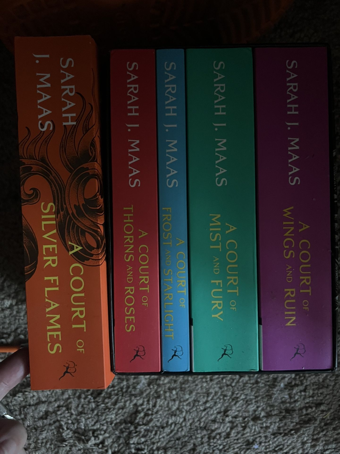 A Court Of Thornes And Roses Set