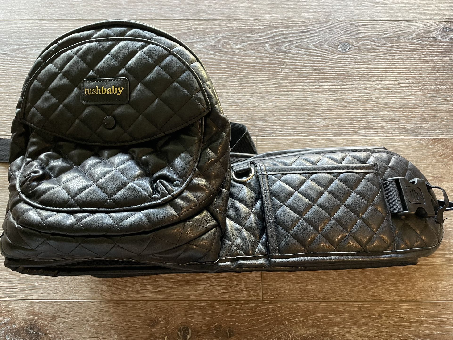 Tush Baby Black Hip Carrier