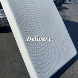 Full Size Memory Foam Mattress Like New 