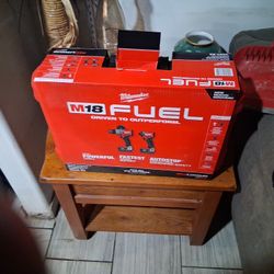 Milwaukee 18v Impact/power Drill Combo Set