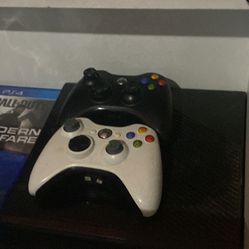 Xbox 360 With Controllers 