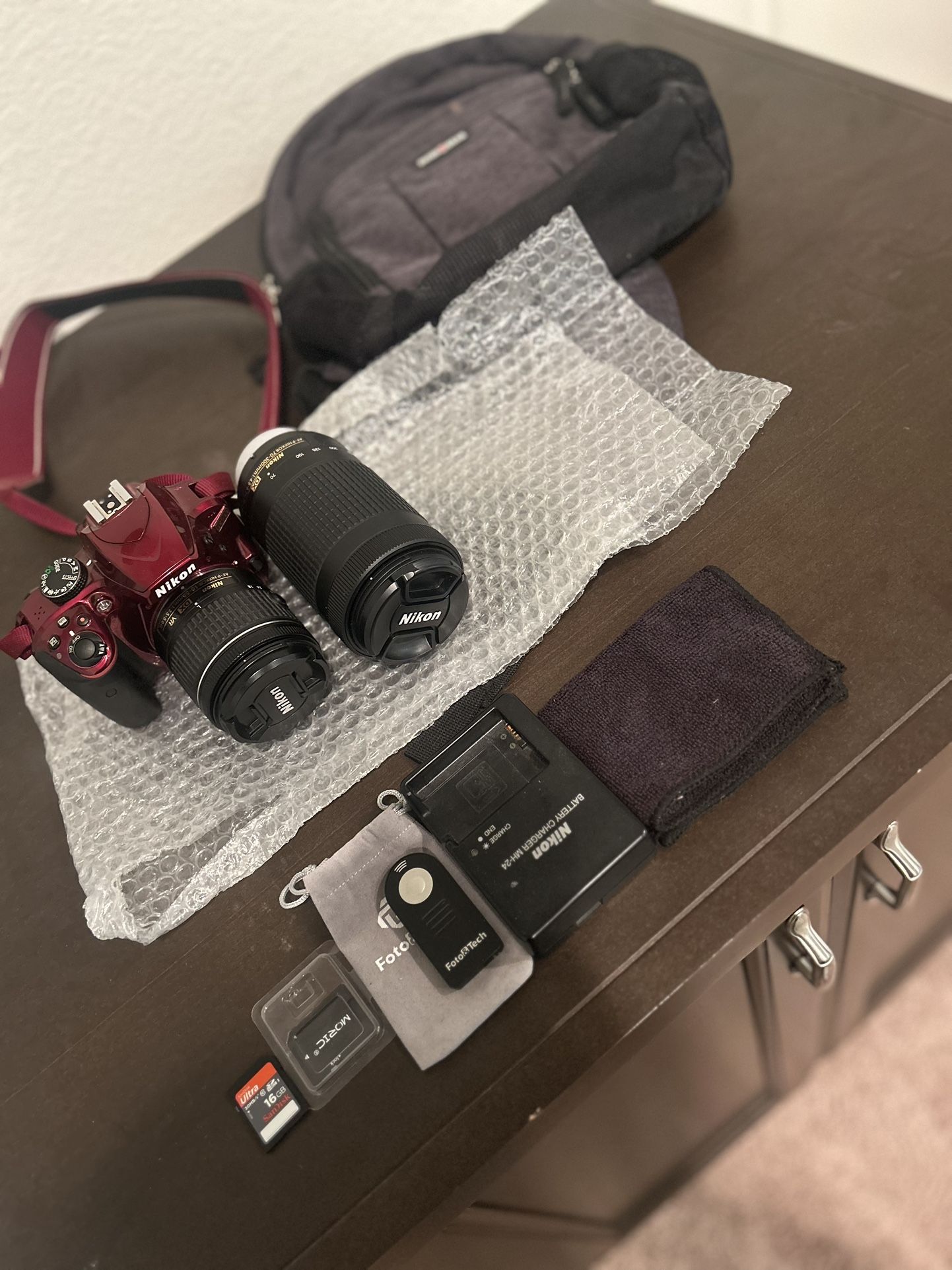 Nikon D3400 DSLR Camera (red)