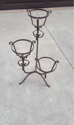 Vintage wrought iron plant 🪴 holder