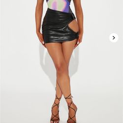 Stop And Stare Faux Leather Mini Skirt - Black