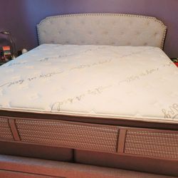 King Size Bed, Mattress And Storage