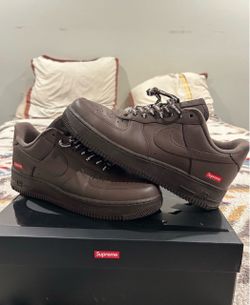 SUPREME NIKE AIR FORCE’s SIZE 9