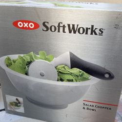 Oxo salad bowl and chopper