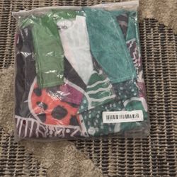 MENS MULTI PATTERNED HAWAIIAN SHORT SLEEVES SHIRT IN A LARGE SIZE BRAND NEW 