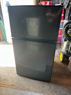 Mini fridge