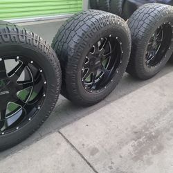 Wheel 20 6 Lugs 35x12.50r20 Allterrain Like New 