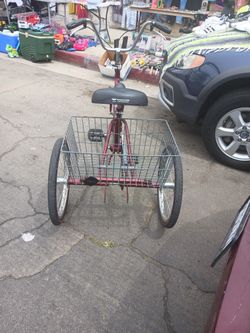 BICICLETA MARCA TRIFECTA DE TRES LLANTAS EN MUY BUENAS CONDICIONES