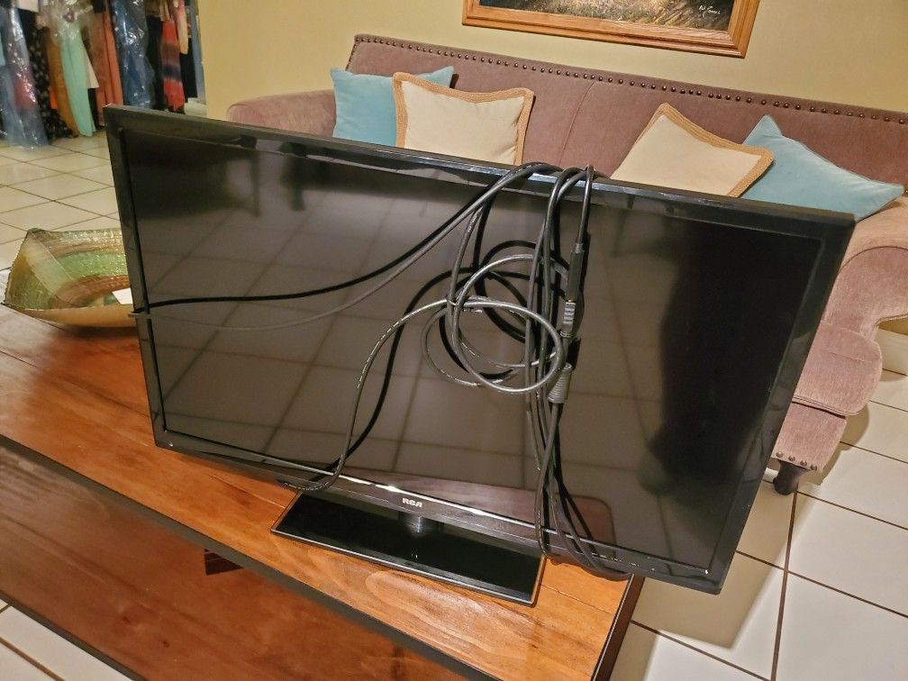 32 inch RCA TV LED MODEL LED32B30RQ