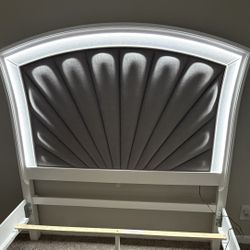 Starlet lane silver  Queen size bed frame 