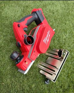 Milwaukee M18 18V Lithium-lon Cordless 3-1/4 in. Planer (Tool-Only