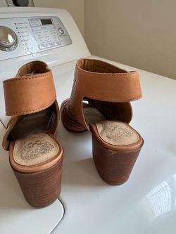 Used girls shoes