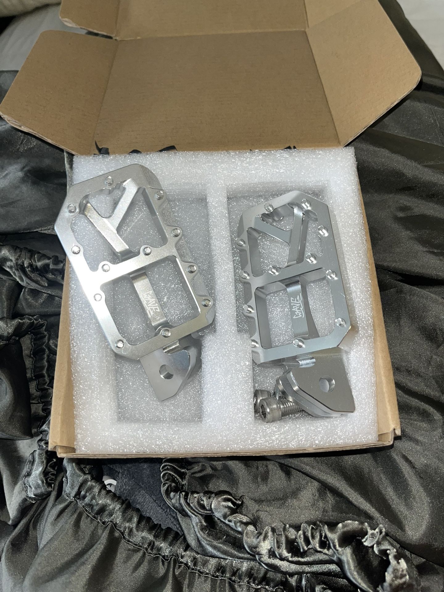 New Surron prickly wave Pegs for Sale in Garden Grove, CA - OfferUp