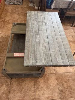 Lift Top Table