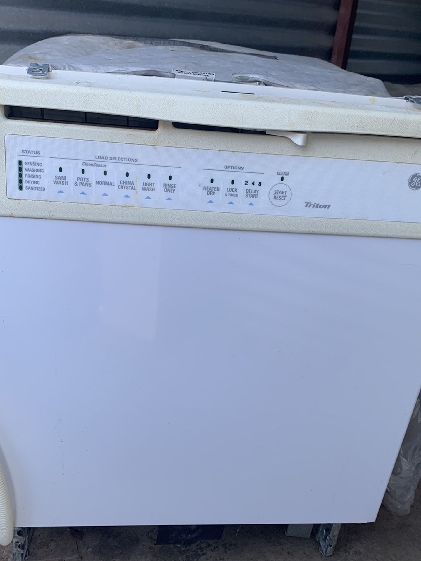 White GE Triton Dishwasher