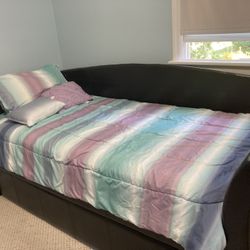 Twin Size Comforter