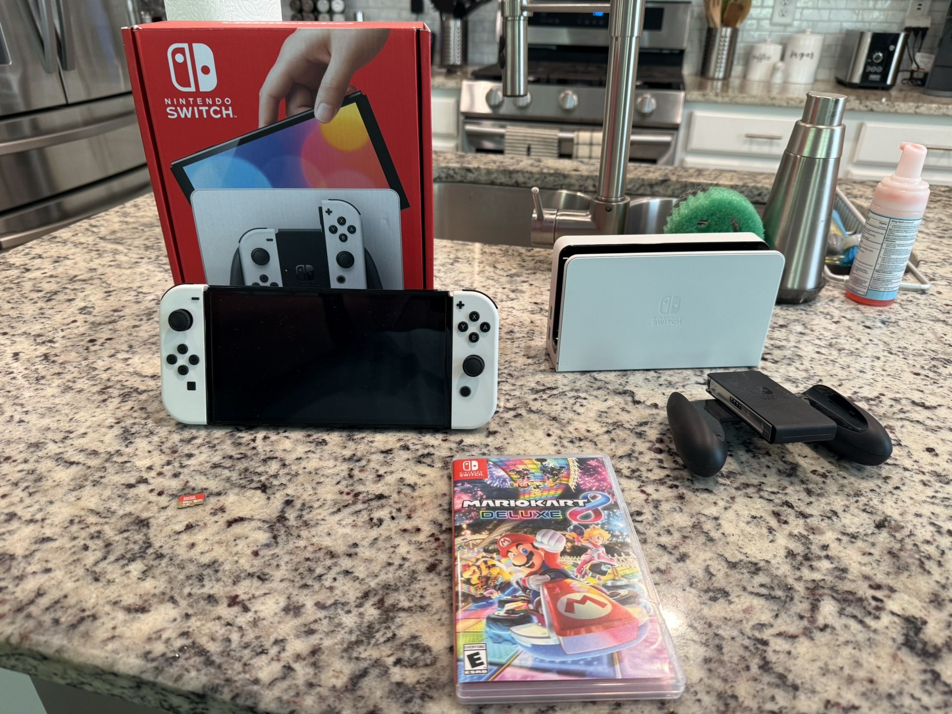 Nintendo Switch OLED + Mario Kart 8 + 512GB SD Card – Excellent Condition!