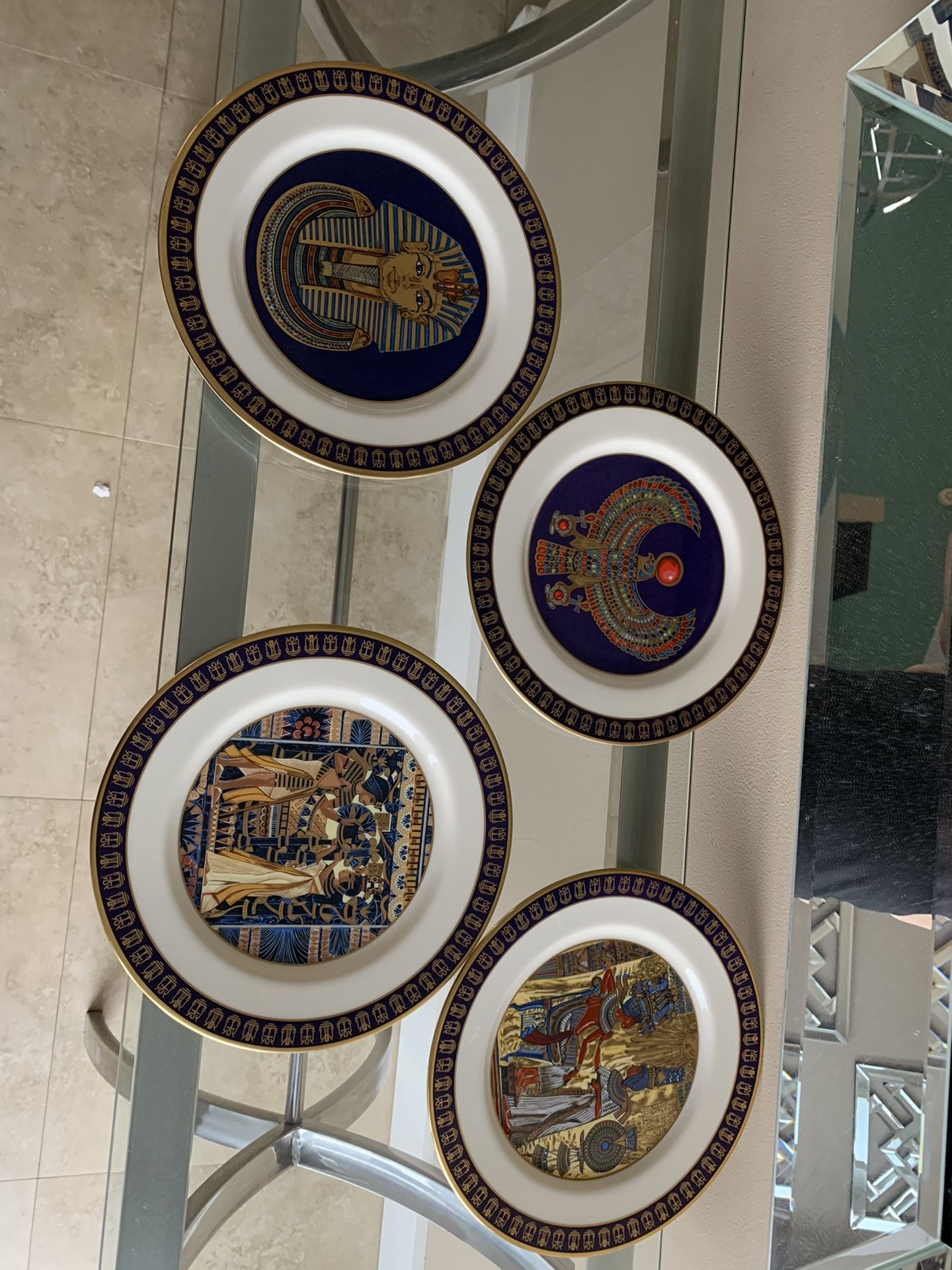 Treasures of Tutankhamum Collector Plates (4). - with certificates