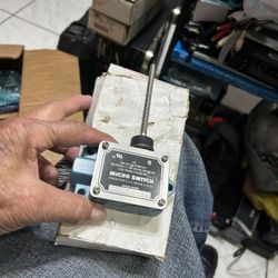 Micro Switch BAF 1-2RN 18-RH