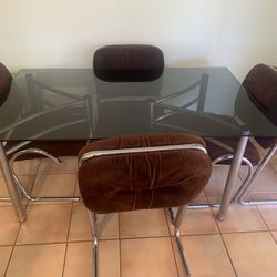 4-Chair Dining Room Table (Glass)
