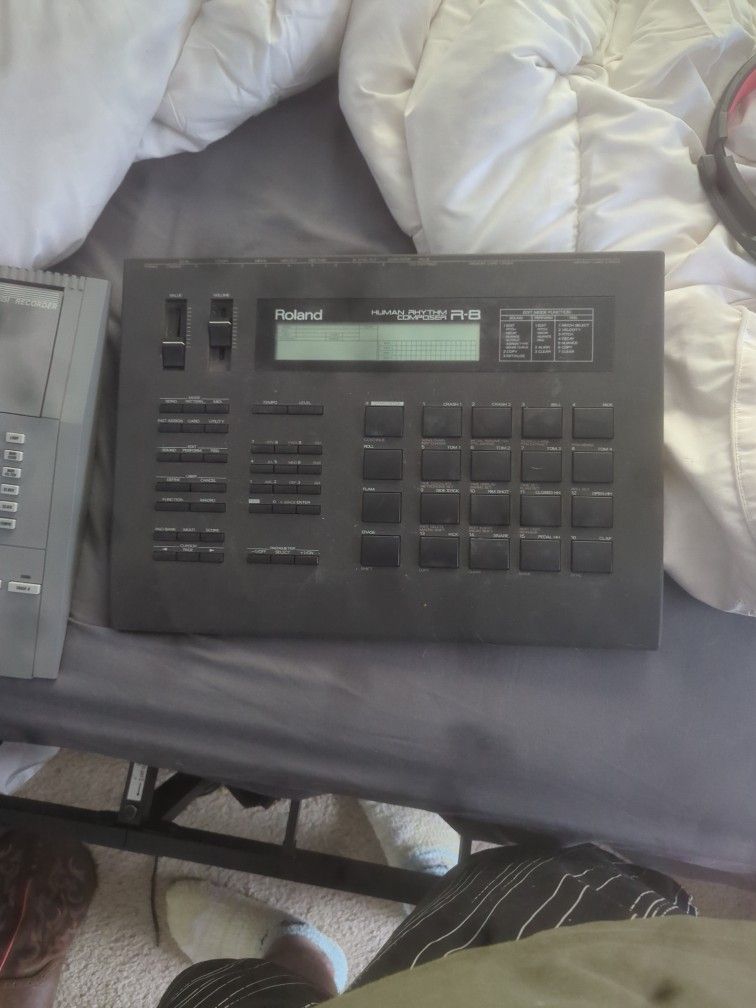 Roland Human Rhythm Composer R-8