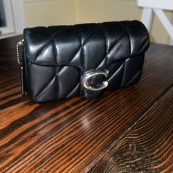 Tabby Crossbody Wristlet With Pillow Quilting