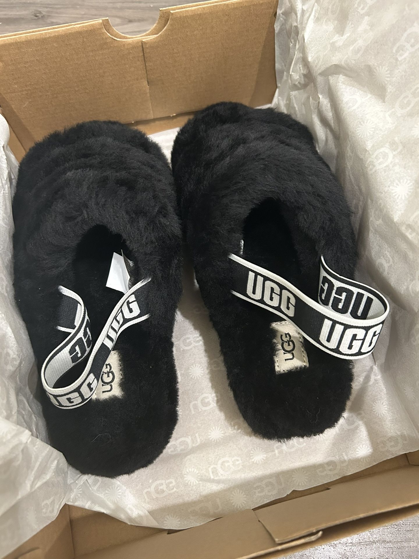 UGG Fluff Yeah Slide Women’s Size 8