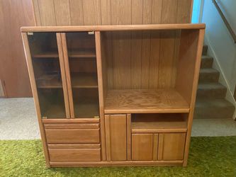 Oak entertainment cabinet w/Lazy Susan