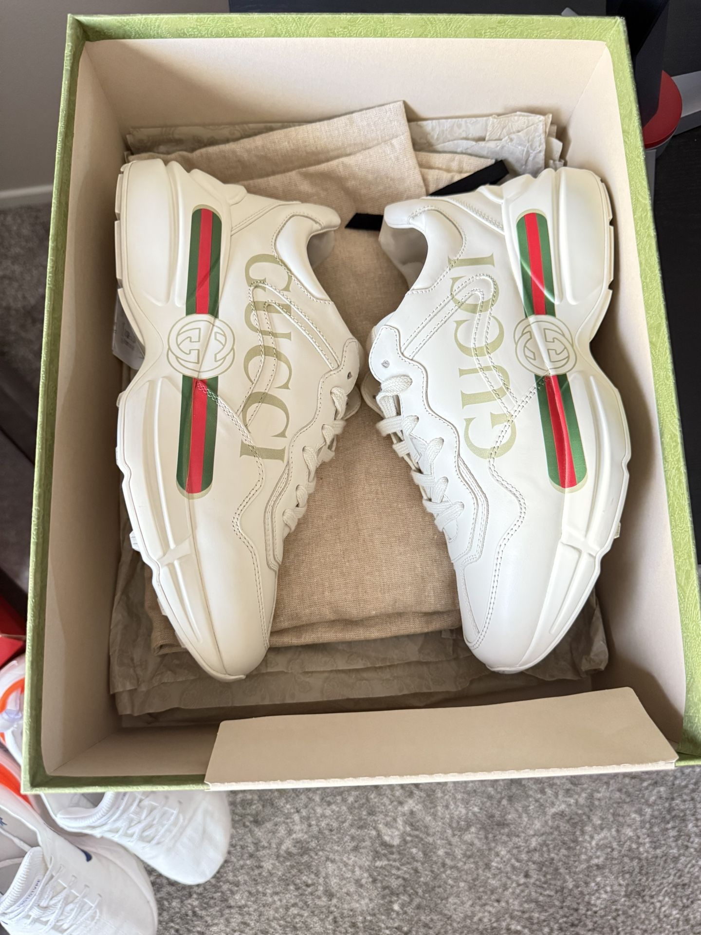 Gucci Authentic Women Size 8.5 & Men Size 7