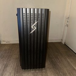 Digital Storm pc/ newish G-Card has a 4060 8GB