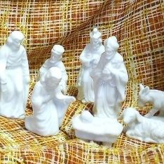 Vintage Christmas Nativity Set Porcelain 8 Figurines 