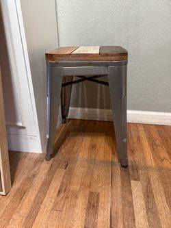 Small stool/chair