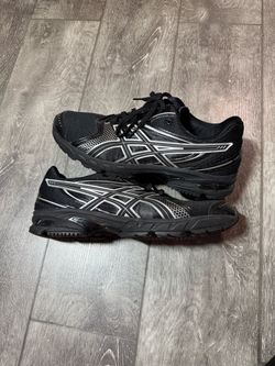 Asícs10.5 size